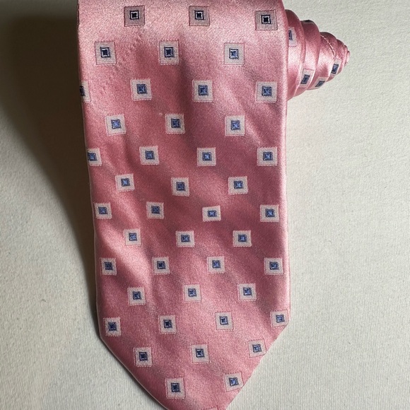 Michael Kors Pink and Blue Geometric Men's Tie - Picture 1 of 5